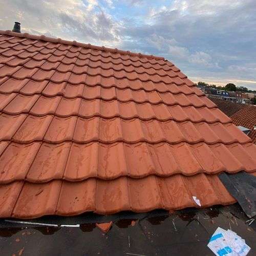 Dakdekker Zierikzee vlak pannendak met lekkage